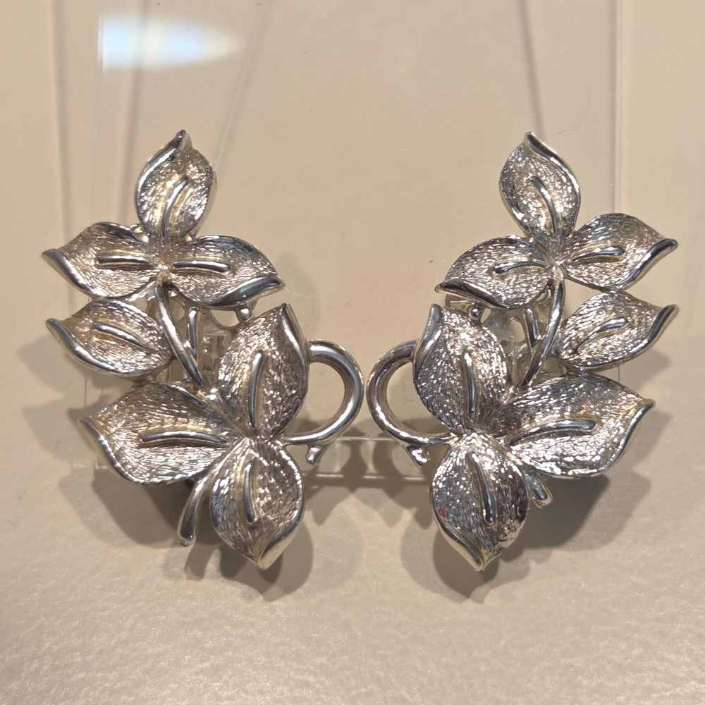 Vintage CORO Signed Silver Tone Floral Leaves‎ Nature Clip On Climber Earrings